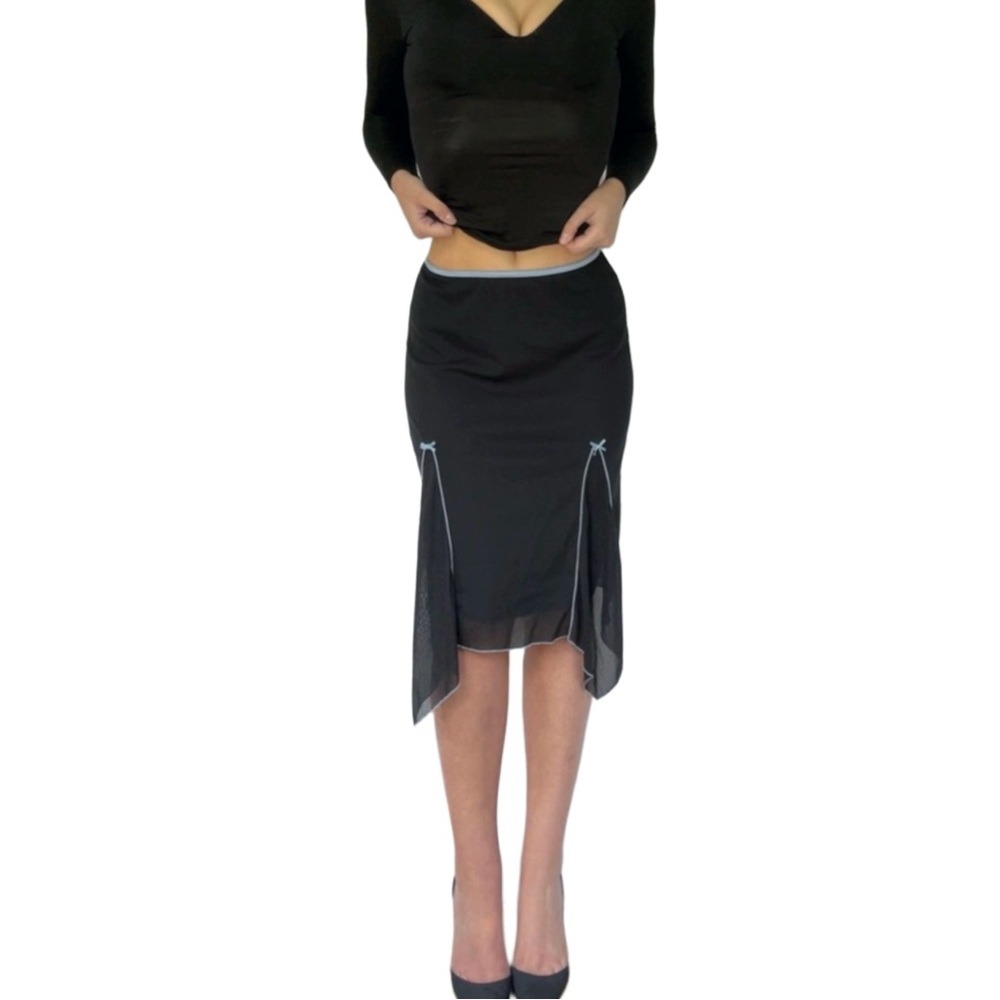 Vintage 90s 2000s Black midi skirt with blue detailing